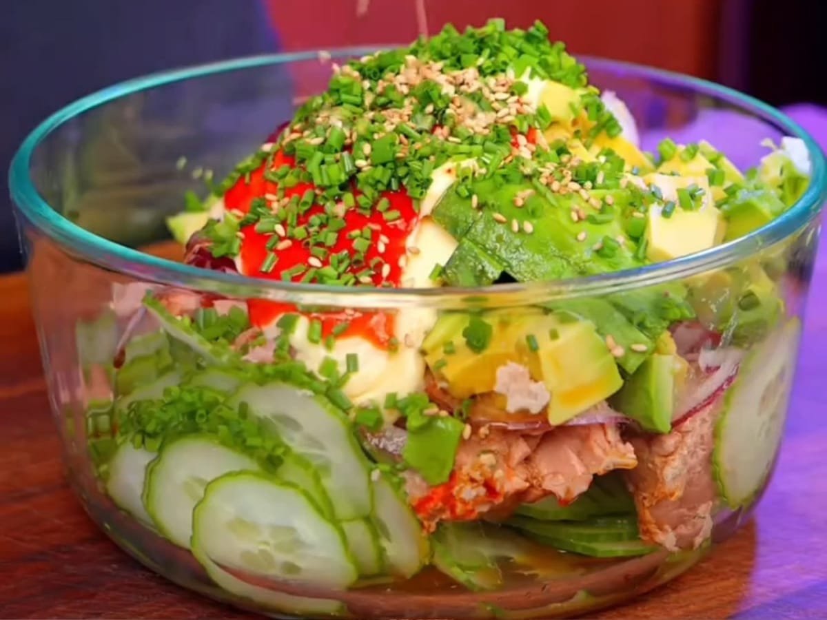 salada de atum e pepino pratica e low carb